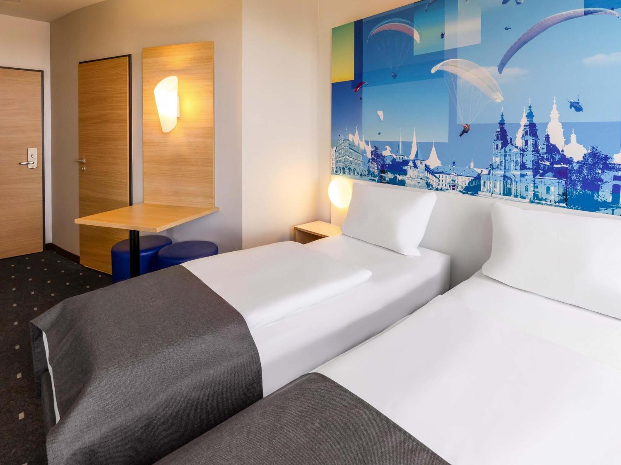 Twin Room,1706943224:JPEG